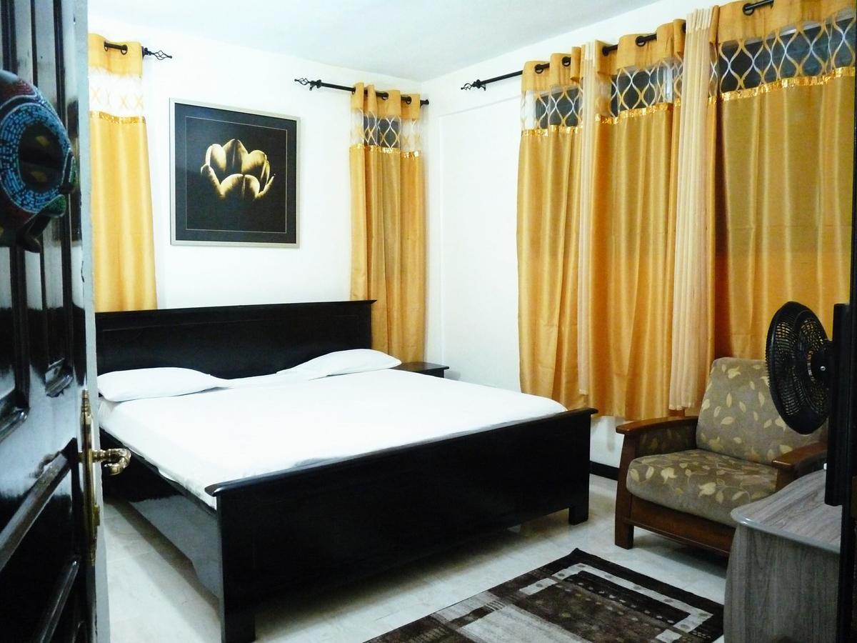 Maryland Guesthouse Monrovia Buitenkant foto